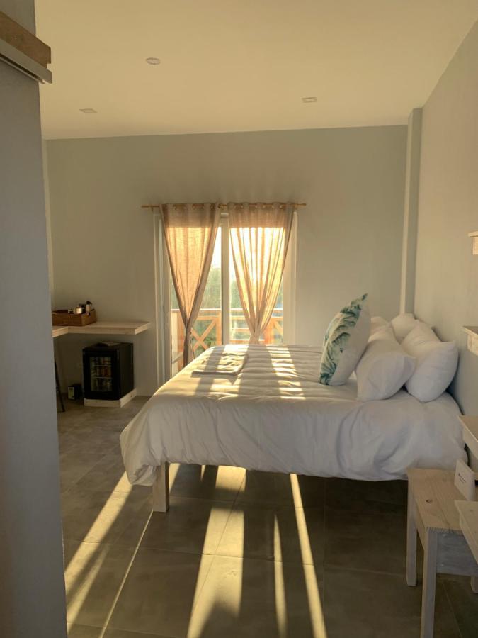 Crown Malapascua Hotel Eksteriør billede